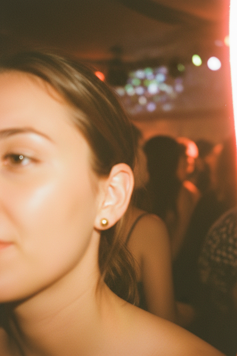 Close-up oor stud earring